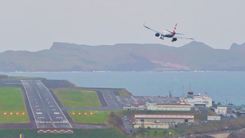 Madeira Airport Live Dashboard