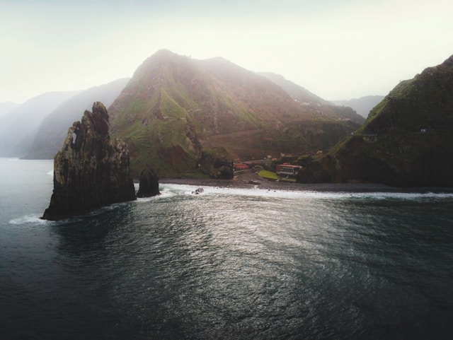 : Porto Moniz Natural Lava Pools | Madeira Northwest — Porto Moniz, Madeira Island
