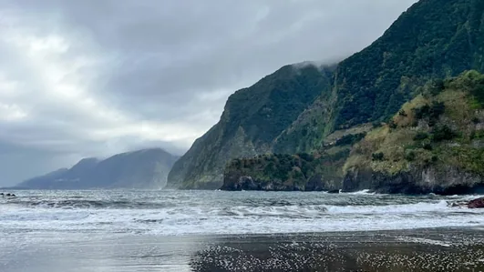 Seixal Black Sandy Beach - Ground Level Surf View